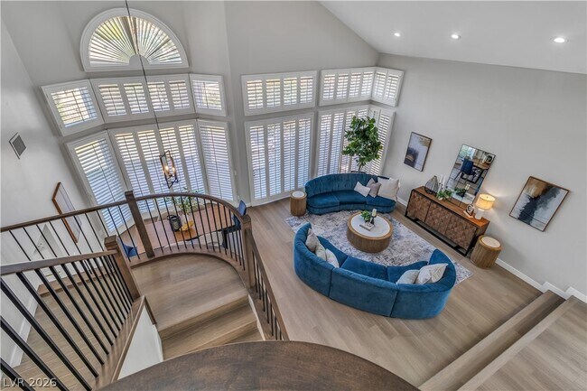 Building Photo - 8848 Rainbow Ridge Dr