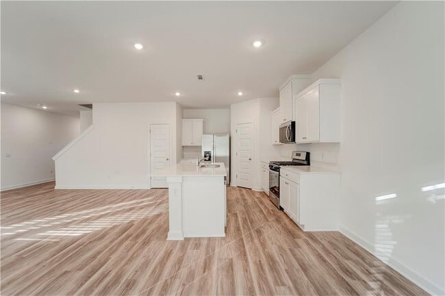 Building Photo - 139 S Maroon Ave