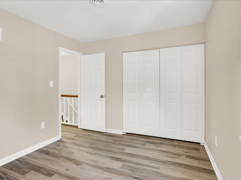 Building Photo - 809 Old Silver Spring Rd