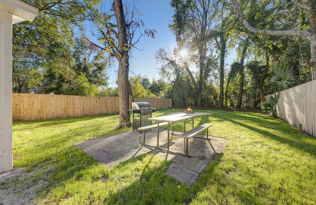 Building Photo - 4737 Aster Dr