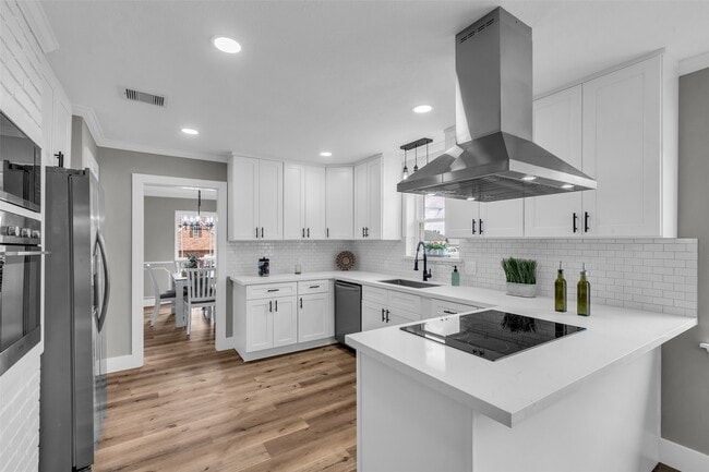 Building Photo - 3518 Shore Shadows Dr