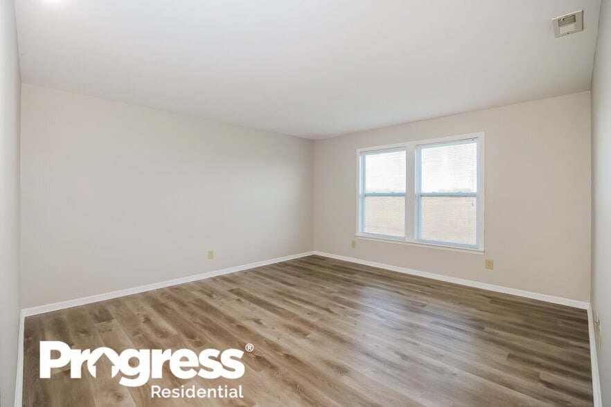 Building Photo - 11424 Cuyahoga Dr