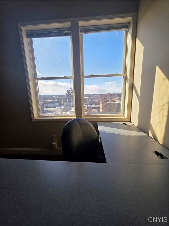 Building Photo - 807-13 N Salina St