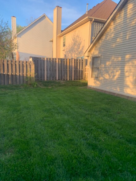 Building Photo - 3737 White Pine Dr