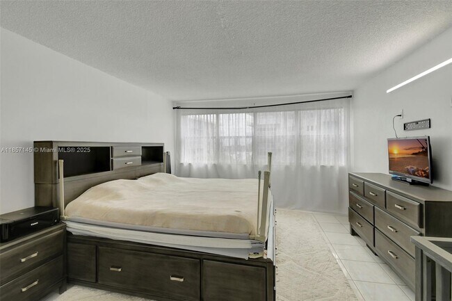 Building Photo - 111 Golden Isles Dr