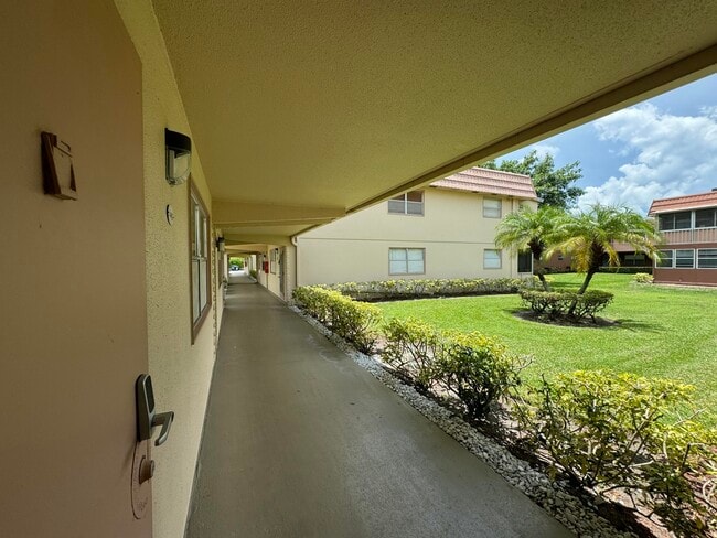 Building Photo - 440 Saxony Ln