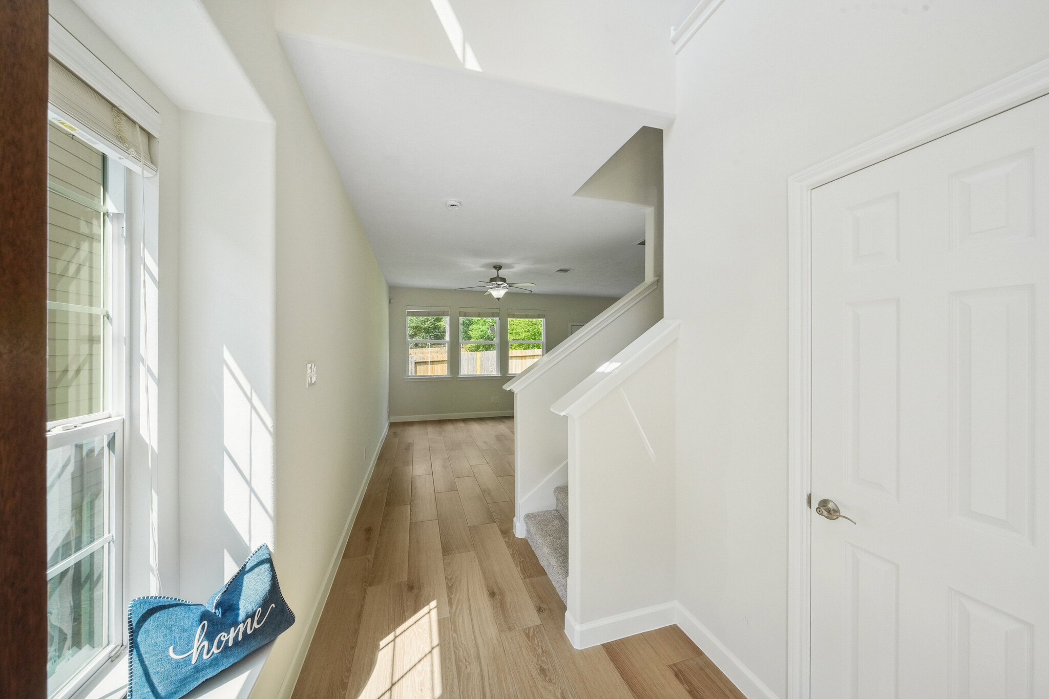 Building Photo - 10 Fairlee Ct