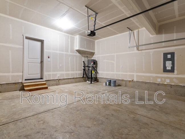 Building Photo - 11730 NE 21st Way