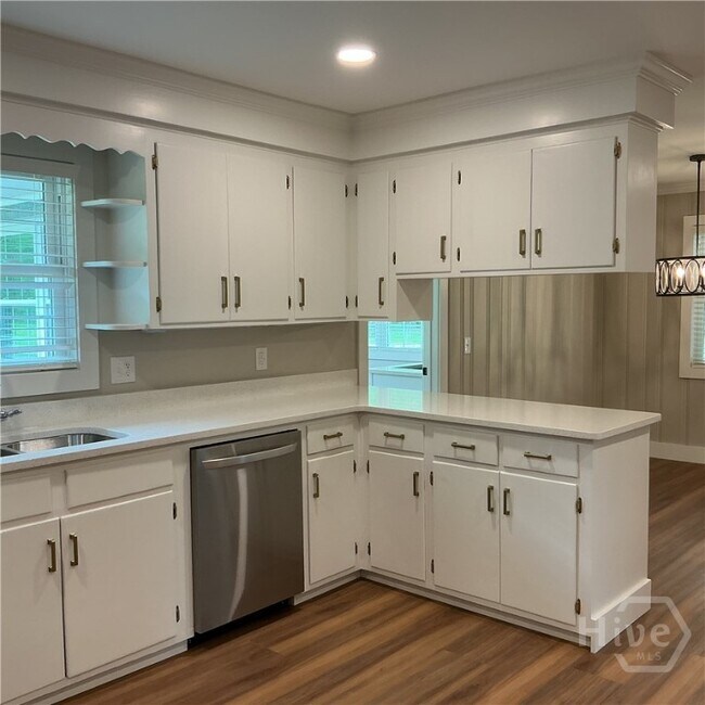 Building Photo - 5924-5921 GA-21
