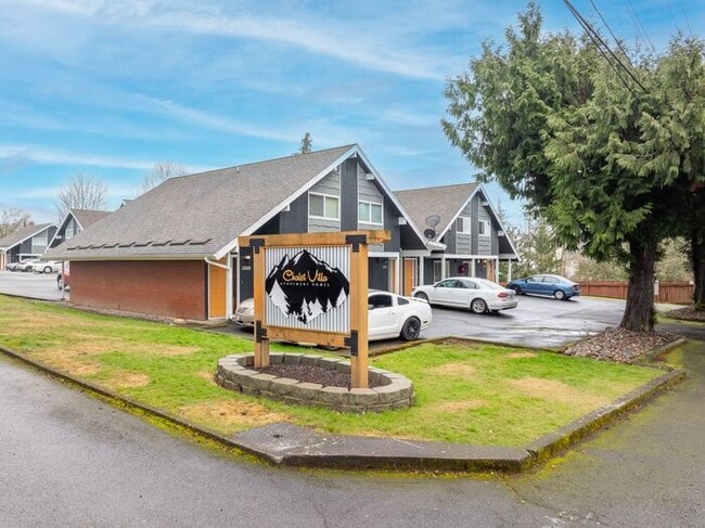 Building Photo - Beautiful 1x1 Rustic-Style Apartment