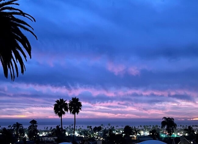 Building Photo - Prestigious Ocean View Retreat – Fully Rem...