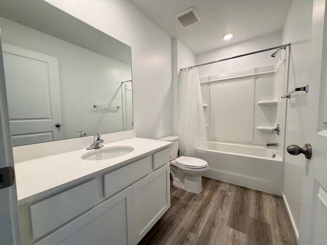 Building Photo - 3698 E 1520 S