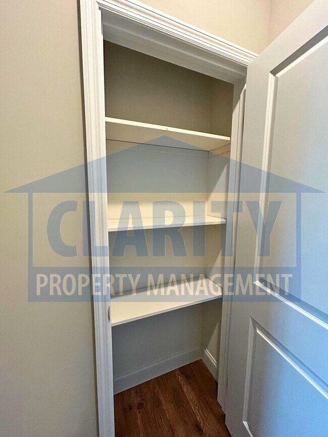 Building Photo - Two bedroom townhome in great, central location!