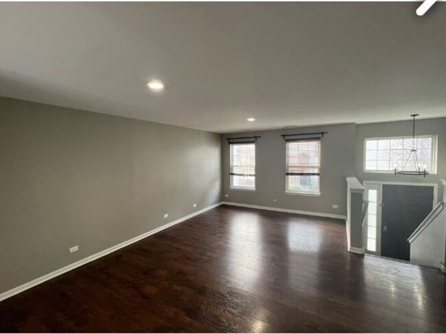 Building Photo - 512 Lincoln Station Dr