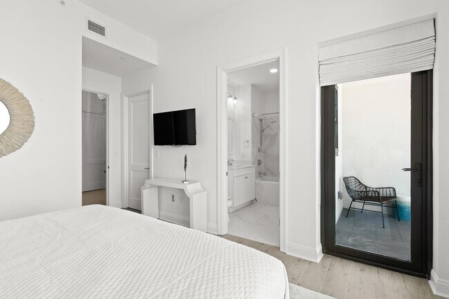 Building Photo - Costa Blanca Deluxe condominium