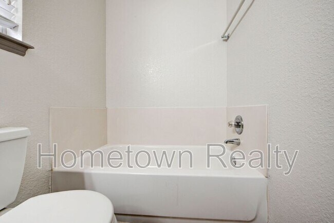 Building Photo - 16416 Oconee Creek Dr