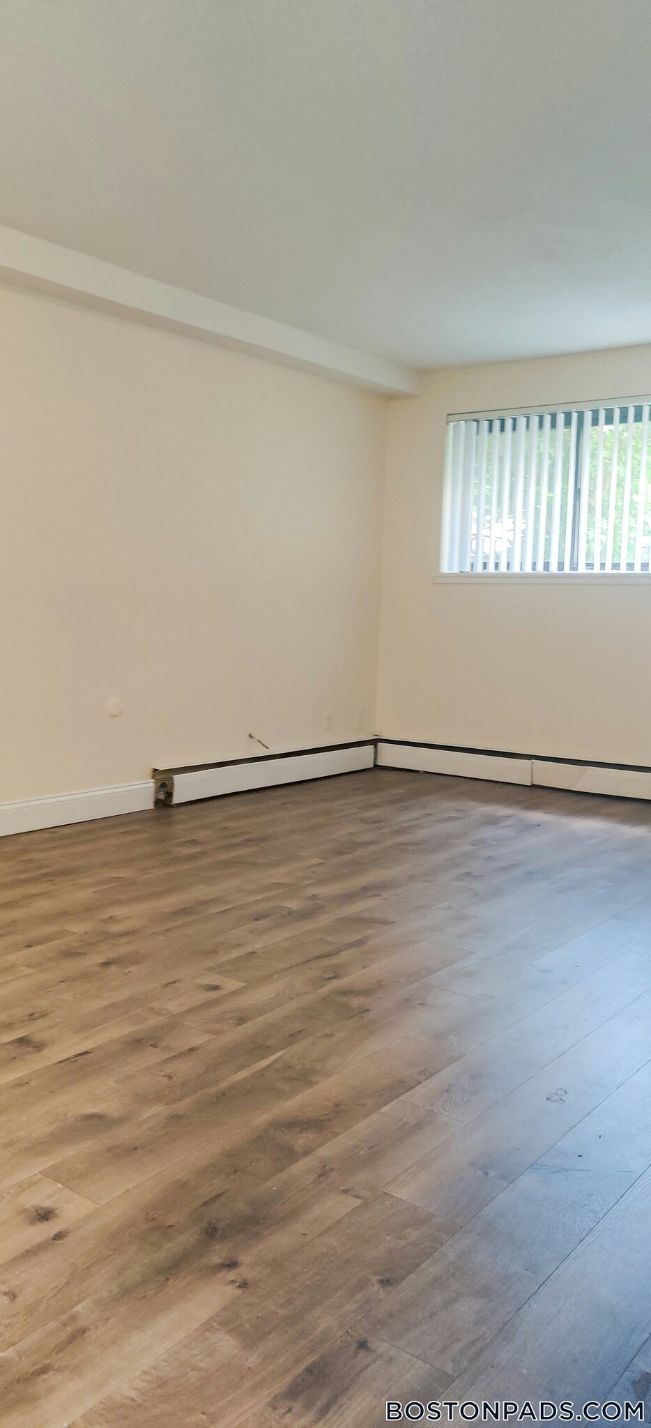 Building Photo - 122 Dustin St