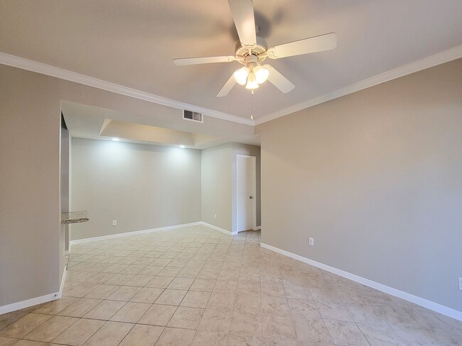 Building Photo - Prime Location in West University Area! First floor unit with open floor plan, tile floors throug...