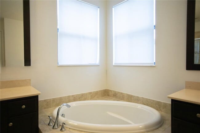 Building Photo - Northwest 82nd Drive, Pembroke Pines, FL 33024 - 4 BR 3 BA single-family home