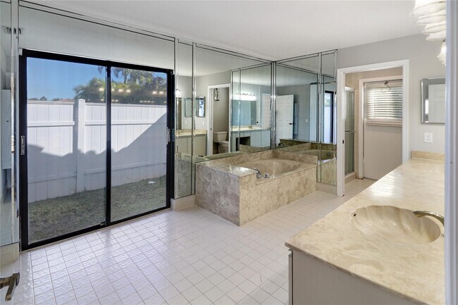 Building Photo - 11310 Lake Tree Ct