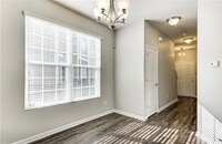 Building Photo - 3 Bedroom 2.5 Townhome available now