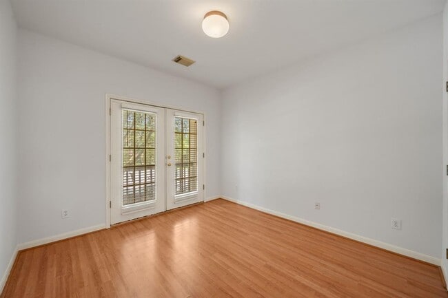 Building Photo - 6920 Larue Belle Cove