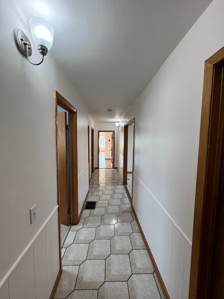 Building Photo - 4447 N Melvina Ave