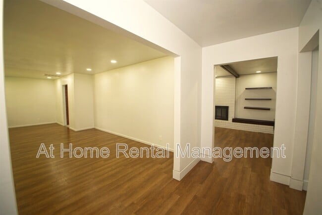 Building Photo - 5105 S Kingston Ave