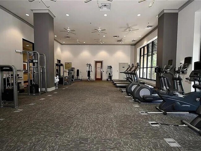 Building Photo - 3040 Peachtree Rd