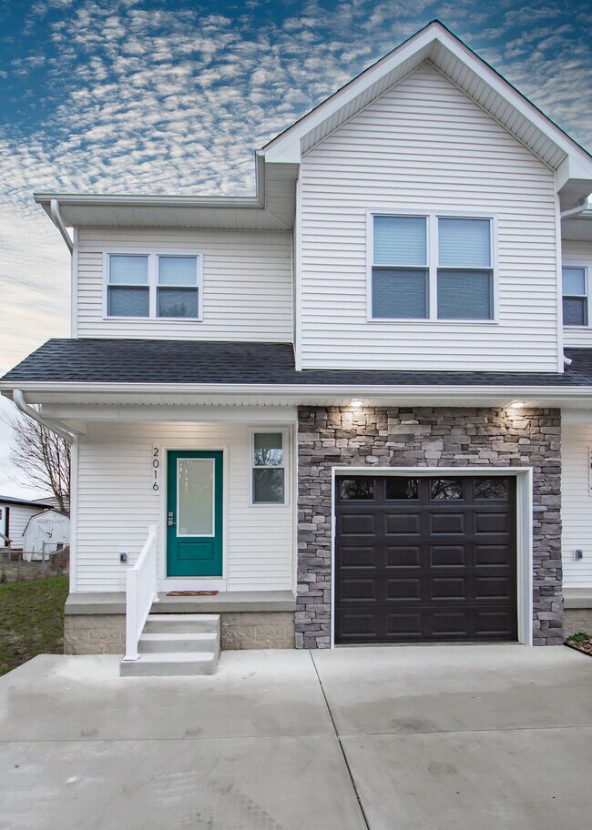 Primary Photo - 2014 Cherry St