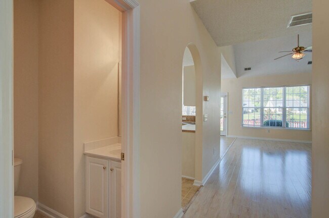 Building Photo - 533 Tribeca Dr