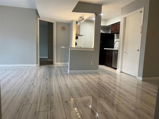 Building Photo - 8419 Hearth Dr