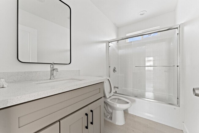 Building Photo - 13615 Glenhaven Dr