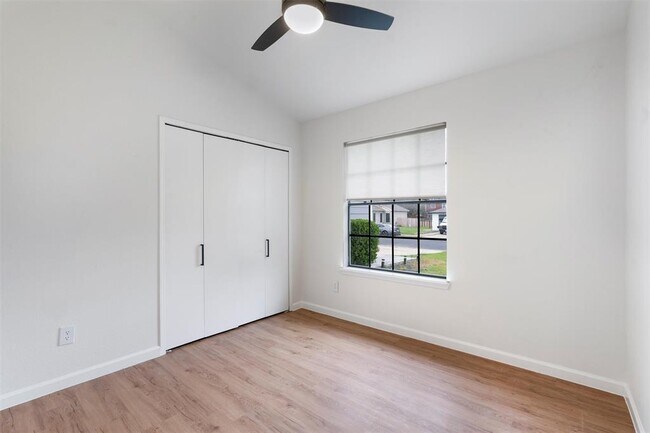 Building Photo - 2419 Ashley Way