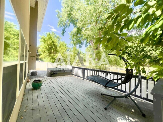 Building Photo - 11837 Sunrise View Dr
