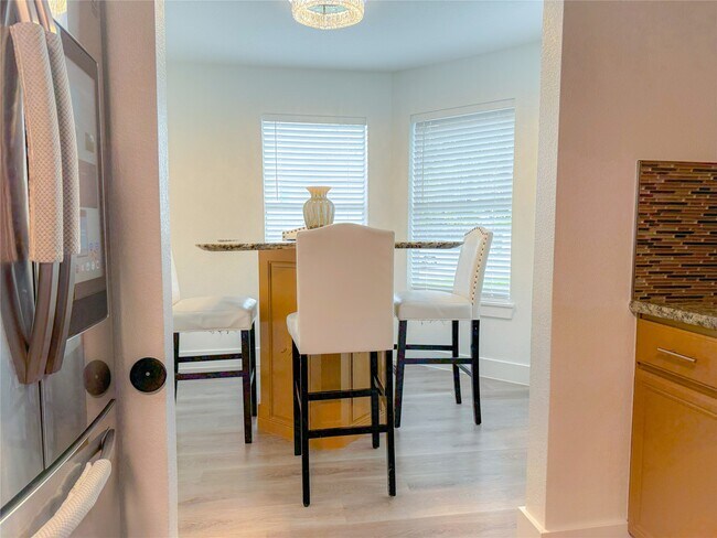 Building Photo - 18323 River Sage Dr