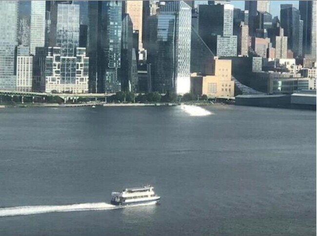 Building Photo - 7004 BLVD E