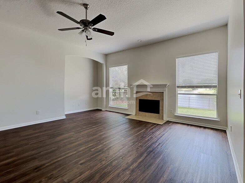 Building Photo - 1582 Sailmaker Ln