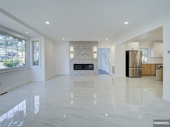 Building Photo - 217 Heywood Ave
