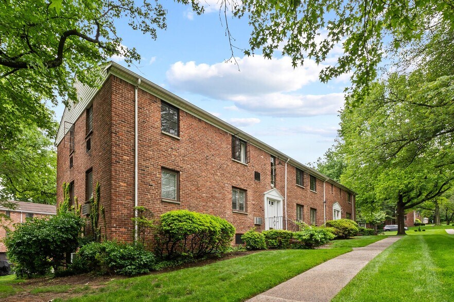 Building Photo - 33B Troy Dr