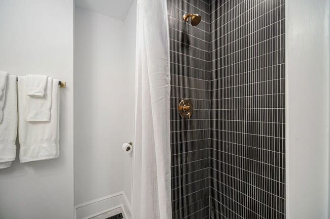 Building Photo - 5050 Pittman St