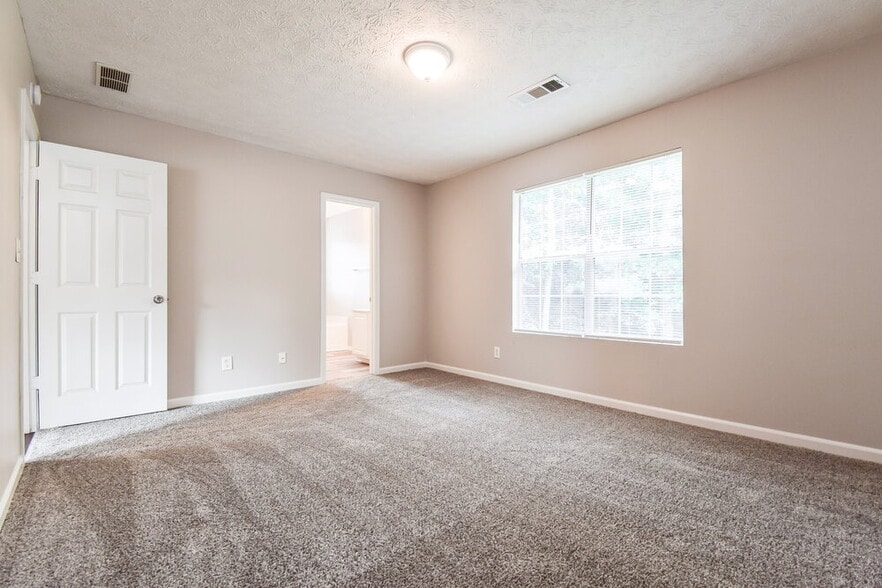 Building Photo - 1322 Sandybrook Ct