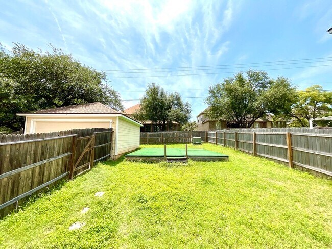 Building Photo - 166 Red Hawk Ridge