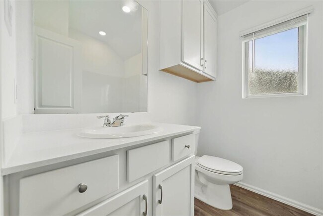 Building Photo - 2921 Eden Lk Ln