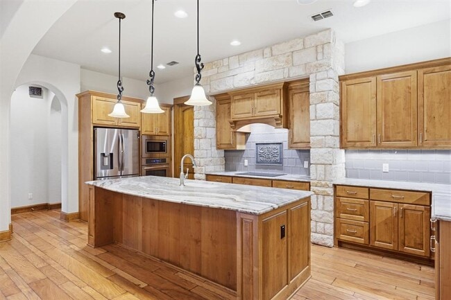 Building Photo - 203 Pristine Dr