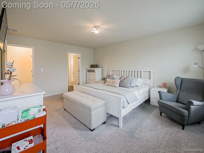 Building Photo - 8640 Quincy Dr