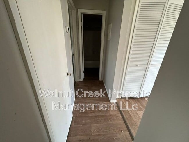 Building Photo - 138 Mendel Ct