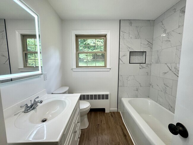 Building Photo - 30 Fairview Dr