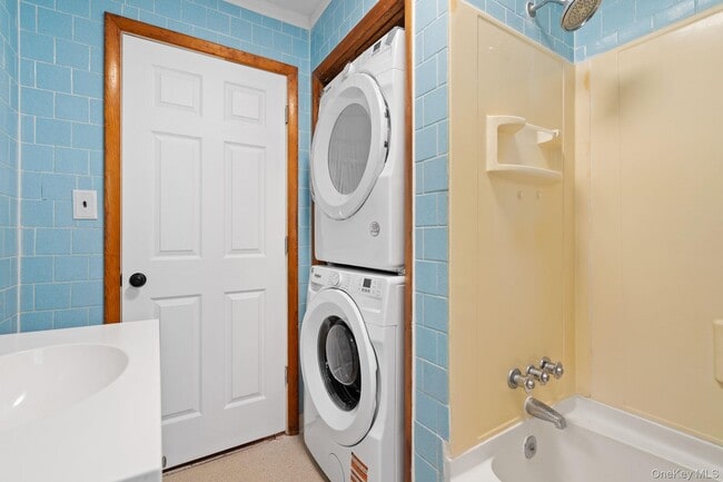 Building Photo - 7 Red Top Rd