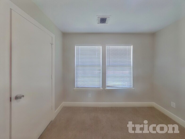 Building Photo - 17023 Morning Star Ave